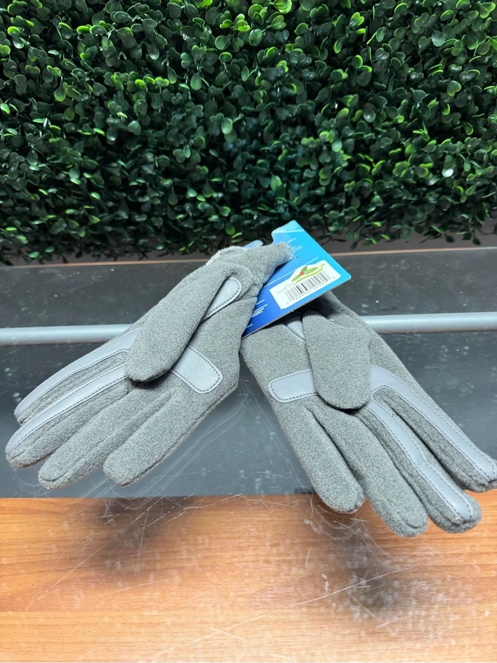isotoner Women's Gray Fleece-Like Touchscreen Gloves